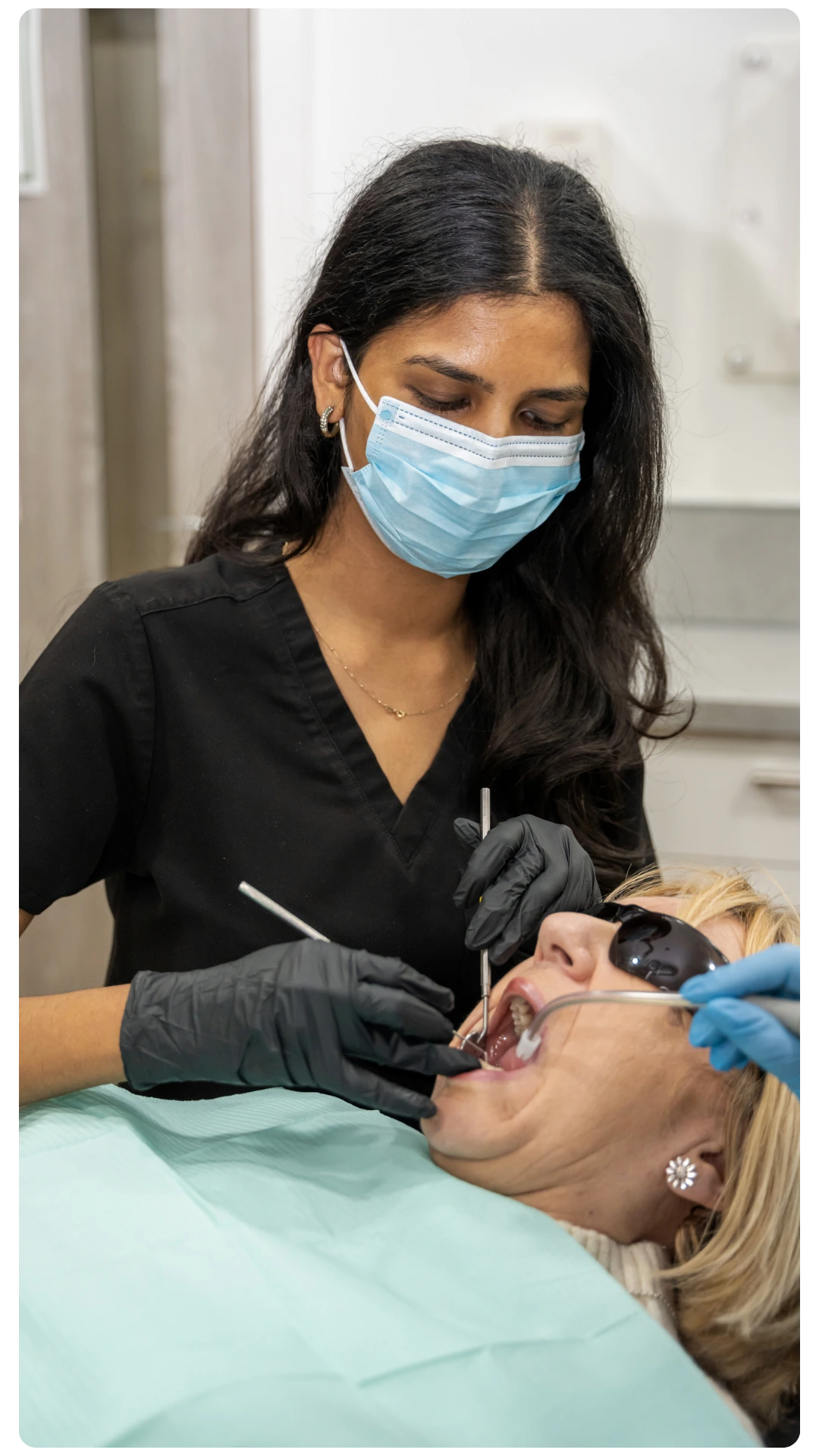 Smile-Perfections-hero-section14-3